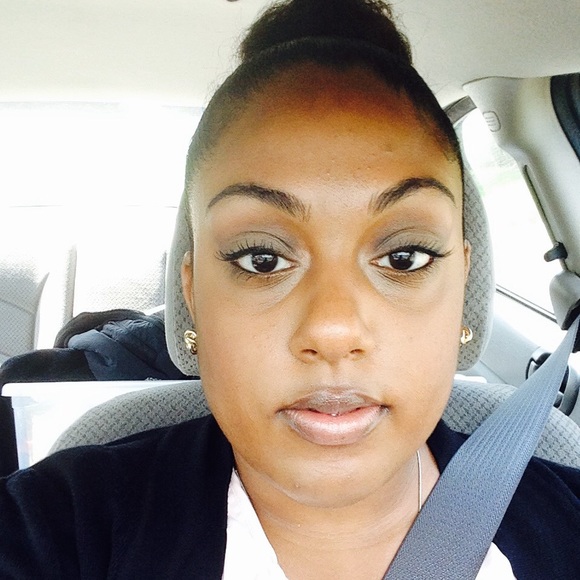 Meet your Posher, Camille