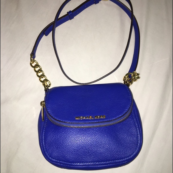 Michael Kors Handbags - Michael Kors Bedford Leather Saddle Crossbody