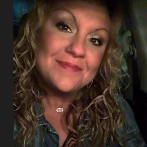 Meet your Posher, Deanna