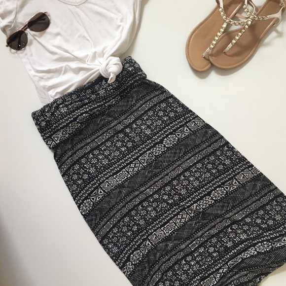 Adorable Black and White Print Maxi Skirt