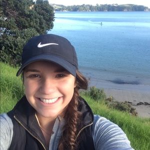 Meet your Posher, Dana