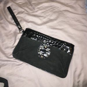 Guess black zipper clutch