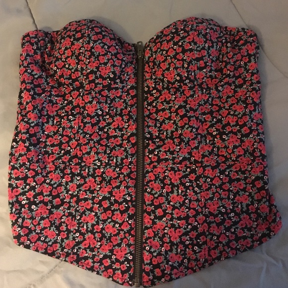 Jessica Simpson top