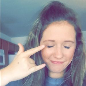 Meet your Posher, Brooke