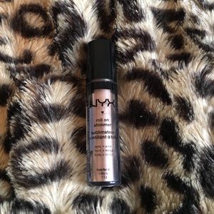 !! NYX nude roll on shimmer !!