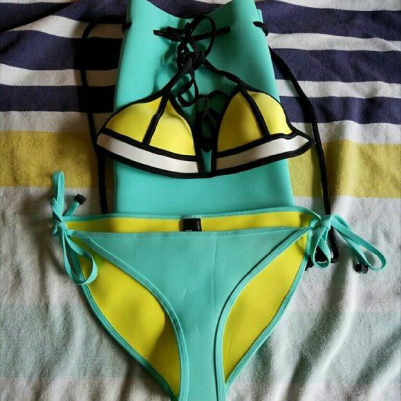 Authentic triangl bikini