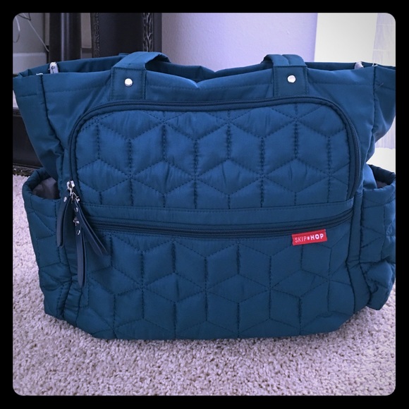 skip hop forma tote