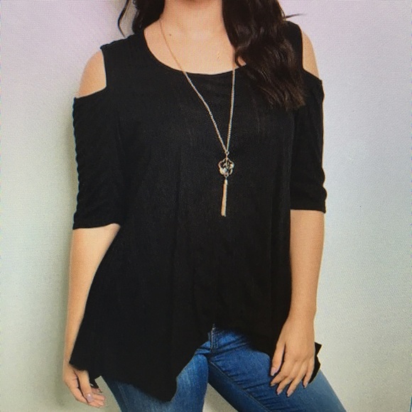 ๐๐NEW!!๐๐Uniquely Cold Shoulder Top - Picture 2 of 3