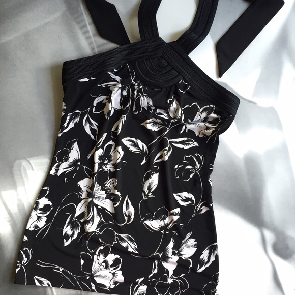 White House Black Market Tops - White House Black Market top; size XXS White House Black Market Tops - White House Black Market top; size XXS