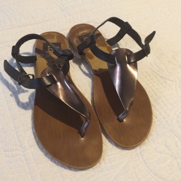 Metallic pewter leather sandals