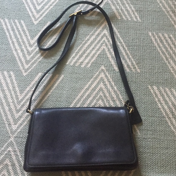 Coach Handbags - Authentic Vintage Coach crossbody