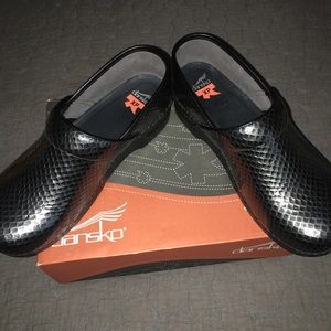 Dansko Pro XP Anaconda Clogs size 42