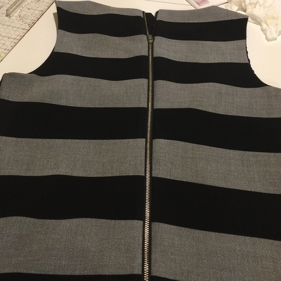 Beautiful dress new - Picture 3 of 3