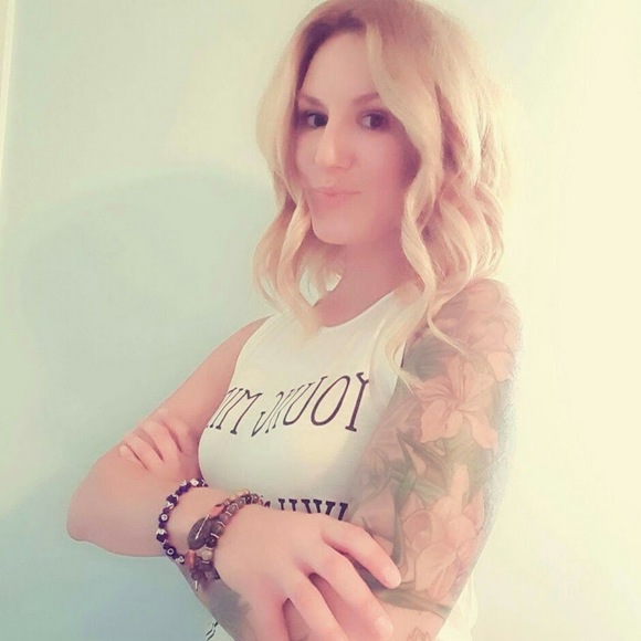 Meet your Posher, Dana - Picture 1 of 1