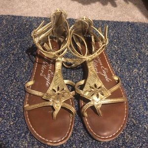 American eagle sandals