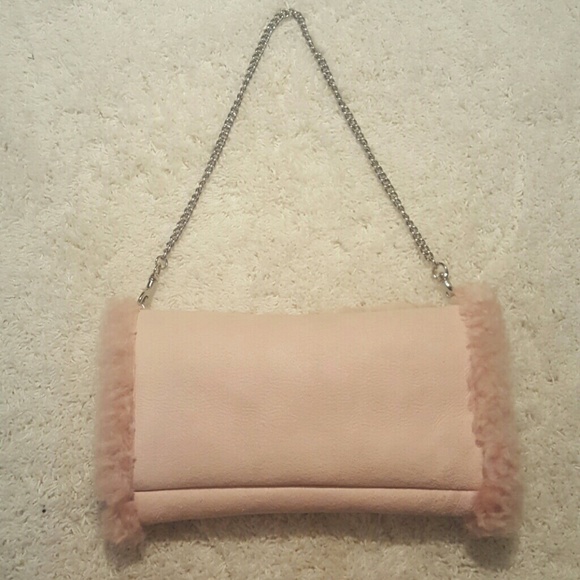 UGG Australia pink sheepskin shoulder bag - Picture 3 of 4