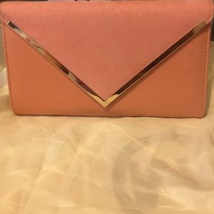 Pink Aldo Clutch w Gold Chain Strap