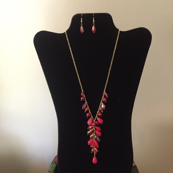 💠SALE Red Iridecent Beaded Necklace Set