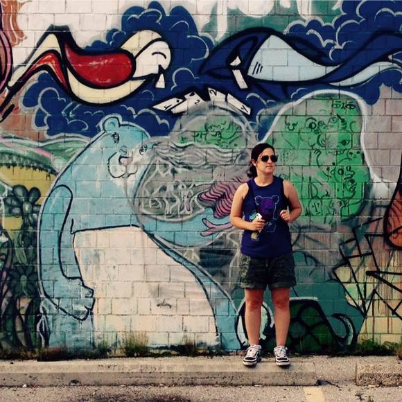 Meet your Posher, Crystal