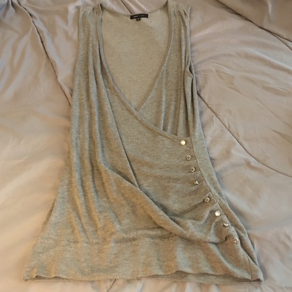 BCBG light weight sleeveless sweater