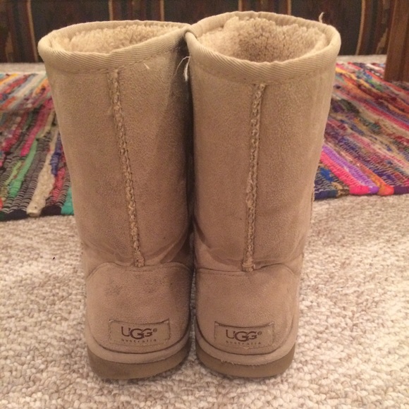 Uggs. Size 7. Tan.