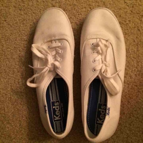 white keds size 8