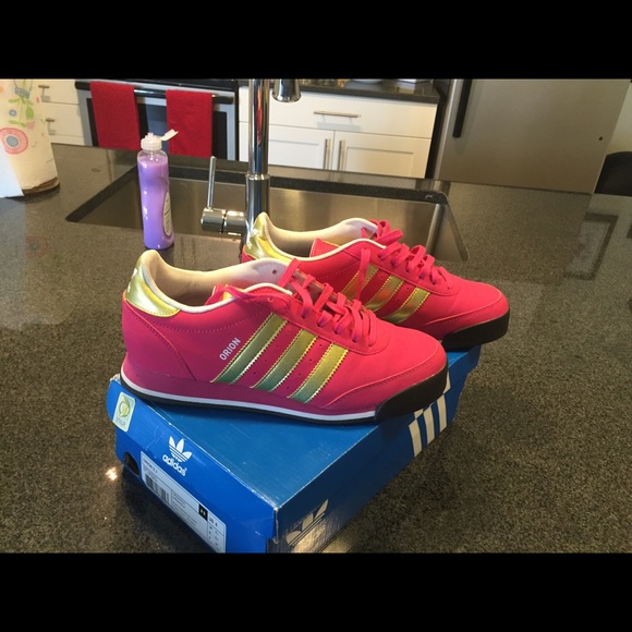 Pink n Gold CUTE Adidas!