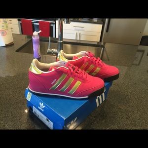 Pink n Gold CUTE Adidas!