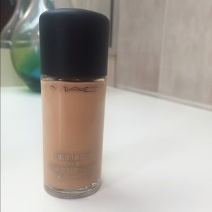 Final Sale❗️MAC Studio Flix Fluid Foundation