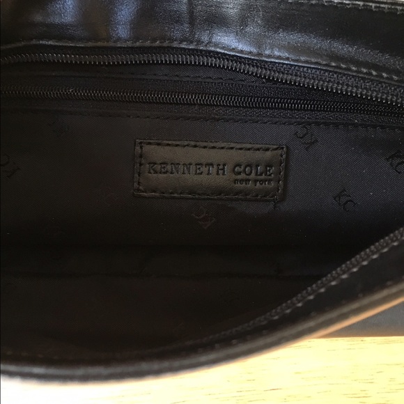 Kenneth Cole New York Leather Purse - Picture 4 of 4