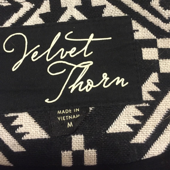 MOVING SALE 🎉 ✨ NWOT Aztec blazer/jacket - Picture 3 of 4