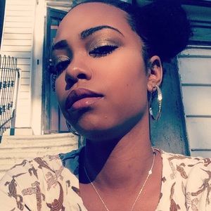 Meet your Posher, Gabrielle