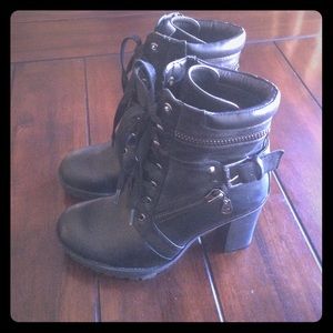 Guess black leather boots w/ 4 inch heels
