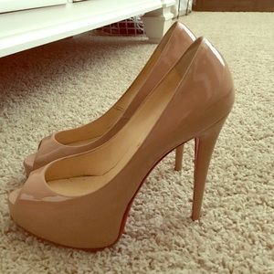 Nude peep toe Christian Louboutin