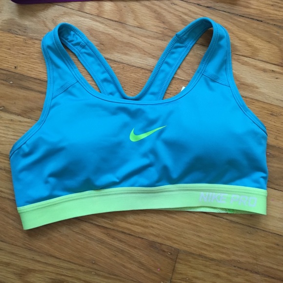 NIKE pro sports bra