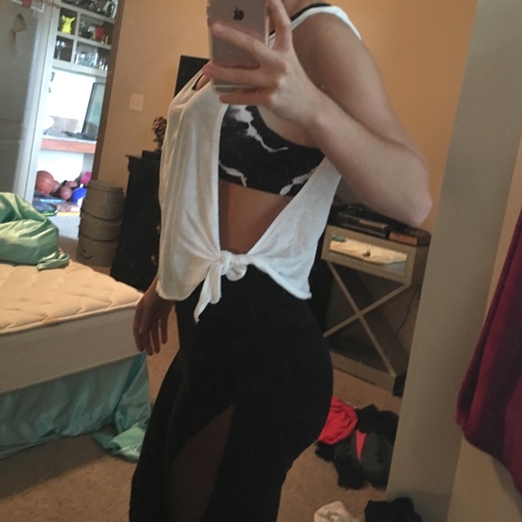 Vs workout tops! - Picture 2 of 3