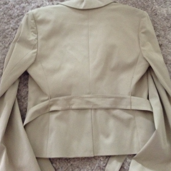 BCBG MAXAZRIA BLAZER - Picture 3 of 4