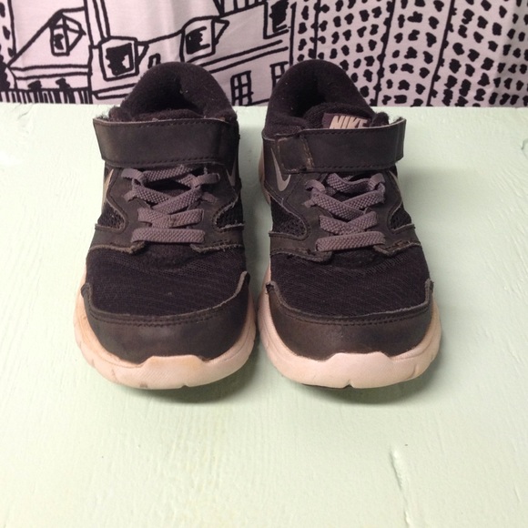 Nike boys shoes