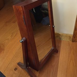 Beautiful jewelry box!