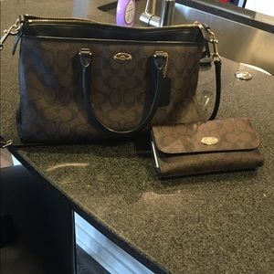 Almost New Coach Bag & Wallet Set (LAST DEDUCTION)