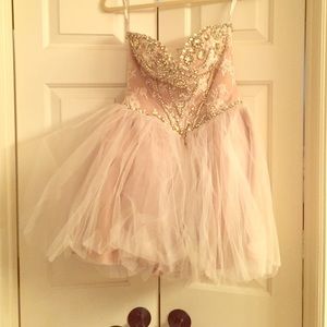 Sherri Hill cream homecoming/prom dress