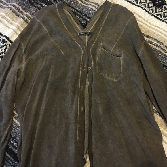 brandy Melville long sleeve button up shirt !