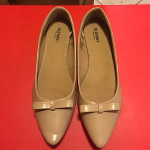 Tan color bow tie flats