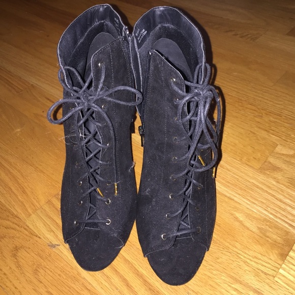 Black heeled booties