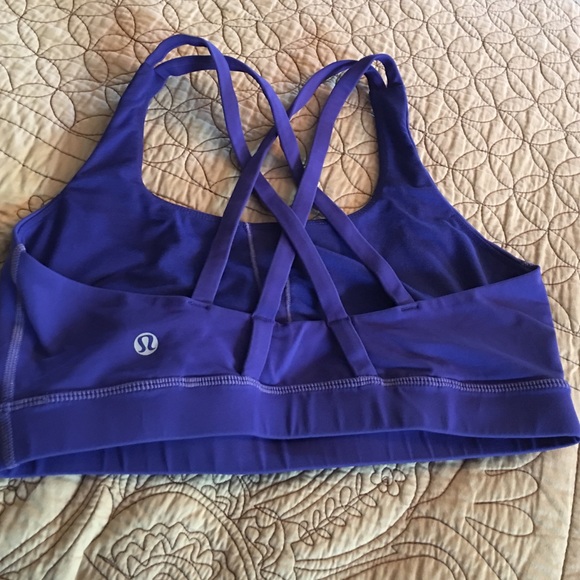 Lululemon sports bra