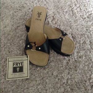 NWT Frye sandals🎊SALE🎊