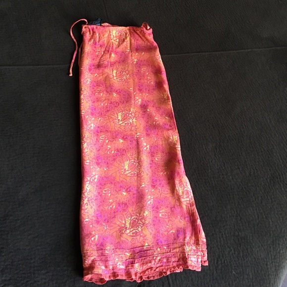Mid length skirt