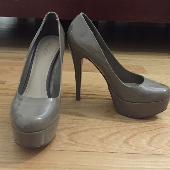 Heels - Picture 2 of 3