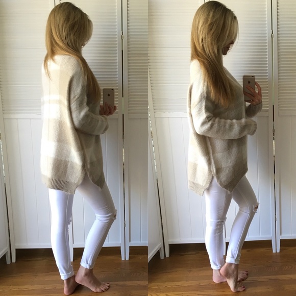 Sold• Stunning, Delicately Soft Sweater - Picture 3 of 4