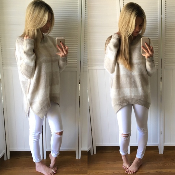 Sold• Stunning, Delicately Soft Sweater - Picture 4 of 4